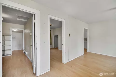 Entry Way - 2512 Cedar St, Everett, WA 98201 photo 2 of 2