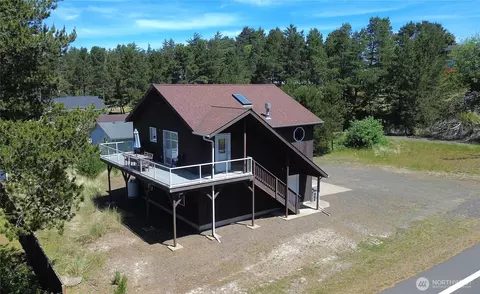1040 W Hancock St, Westport, WA 98595