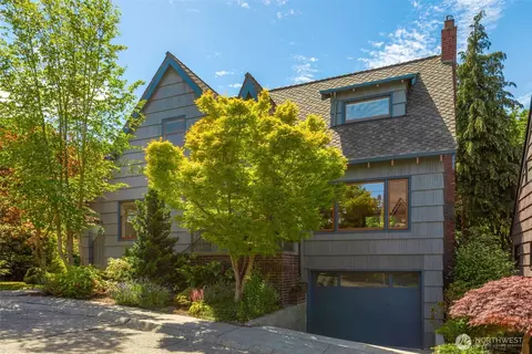 2501 Nob Hill Pl N, Seattle, WA 98109