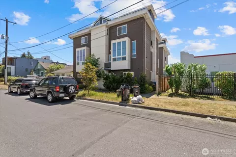 513 S Sullivan St, Seattle, WA 98108