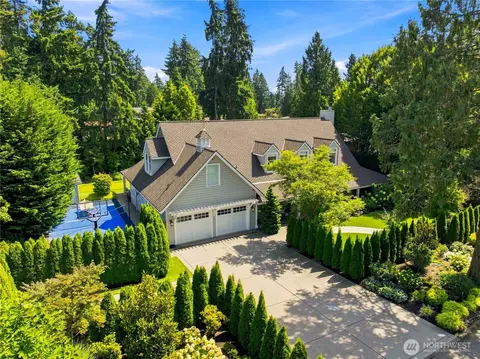 2042 77th Ave NE, Medina, WA 98039