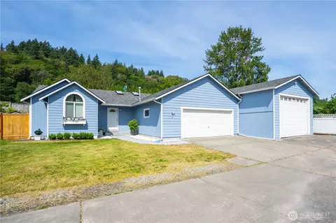 37 3rd Ave N, Algona, WA 98001