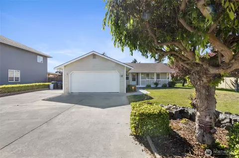 2214 S Belair Dr, Moses Lake, WA 98837