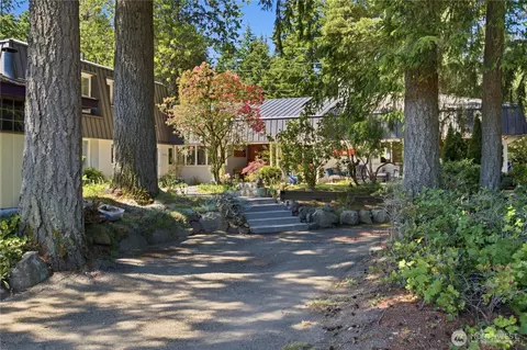 3050 SE Mullenix Rd, Port Orchard, WA 98367