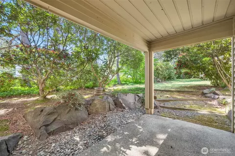 605 5th St #B102, Kirkland, WA 98033
