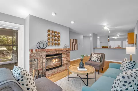 605 5th St #B102, Kirkland, WA 98033