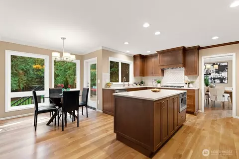 25827 NE 9th St, Sammamish, WA 98074