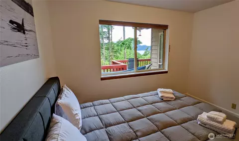 Bedroom - 227 Bromley Dr, Eastsound, WA 98245 photo 2 of 6