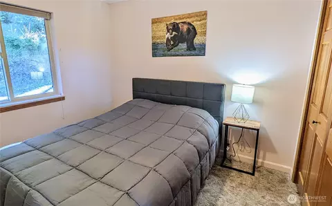 Bedroom - 227 Bromley Dr, Eastsound, WA 98245 photo 6 of 6