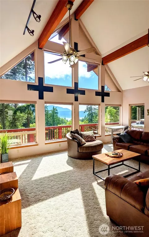 Living - 227 Bromley Dr, Eastsound, WA 98245 photo 3 of 6