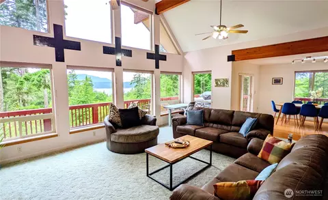 227 Bromley Dr, Eastsound, WA 98245
