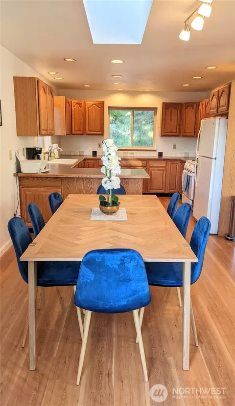 Kitchen - 227 Bromley Dr, Eastsound, WA 98245 photo 1 of 2