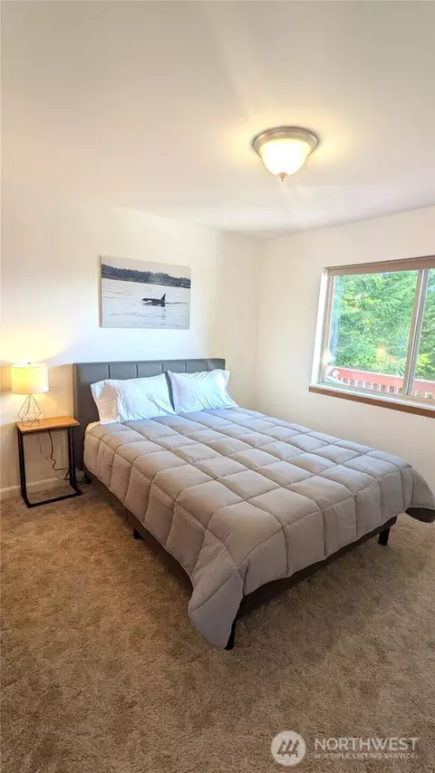 Bedroom - 227 Bromley Dr, Eastsound, WA 98245 photo 1 of 6