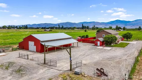 12 S Kirkpatrick St, Omak, WA 98841