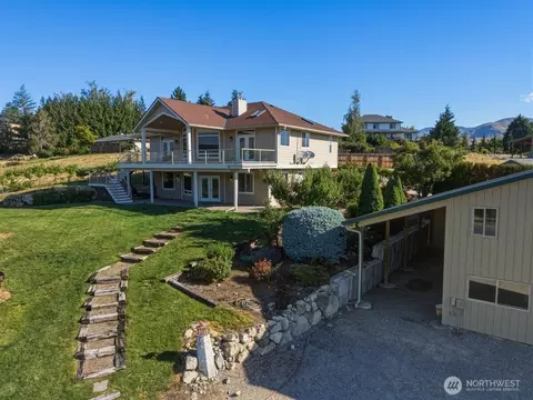 22 Washington St, Manson, WA 98831