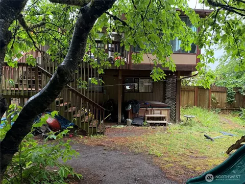 1520 NW Lakehill Cir, Silverdale, WA 98383