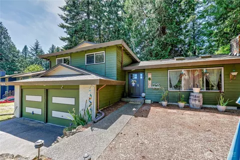8210 University Point Cir NE, Bremerton, WA 98311