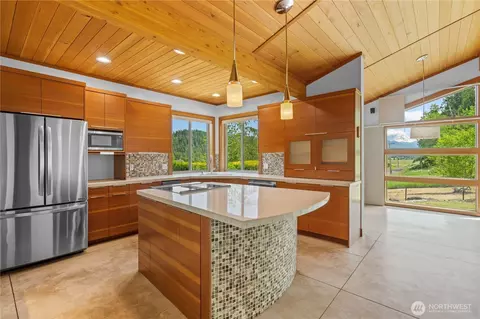 Kitchen - 39229 278th Way SE, Enumclaw, WA 98022 photo 1 of 2