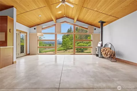 Living - 39229 278th Way SE, Enumclaw, WA 98022 photo 3 of 4