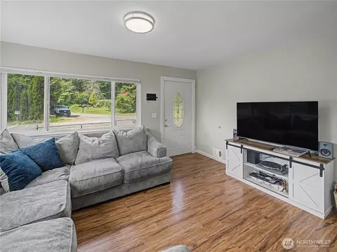 Living - 35314 312th Way SE, Enumclaw, WA 98022 photo 1 of 1
