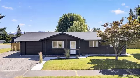 405 Johnson St, Enumclaw, WA 98022