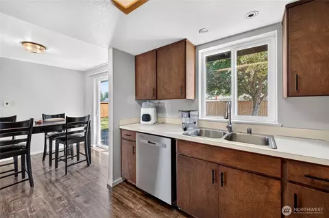 Kitchen - 405 Johnson St, Enumclaw, WA 98022 photo 2 of 2
