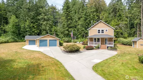 3023 S Camano Dr, Camano Island, WA 98282
