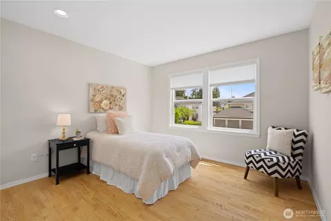 Bedroom - 18720 33rd Ave SE, Bothell, WA 98012 photo 5 of 8