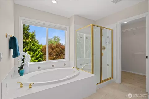 Bath - 18720 33rd Ave SE, Bothell, WA 98012 photo 3 of 5