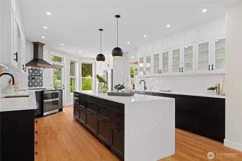 Kitchen - 18720 33rd Ave SE, Bothell, WA 98012 photo 4 of 5
