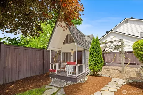 Exterior - 18720 33rd Ave SE, Bothell, WA 98012 photo 6 of 6