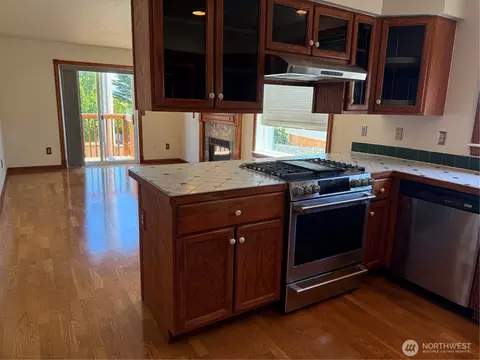 Kitchen - 3110 13th St, Everett, WA 98201 photo 2 of 2