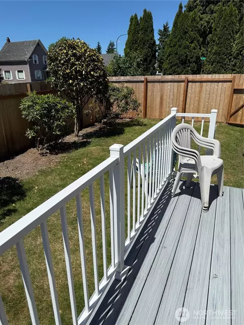 Exterior - 3110 13th St, Everett, WA 98201 photo 3 of 6