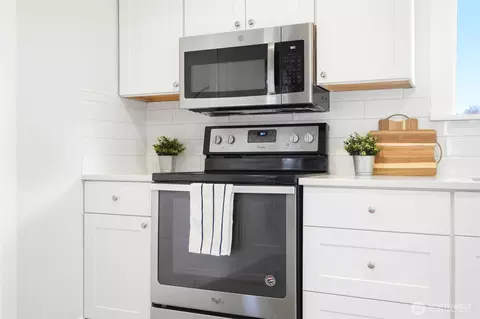 Kitchen - 1608 Cedar St, Everett, WA 98201 photo 3 of 5