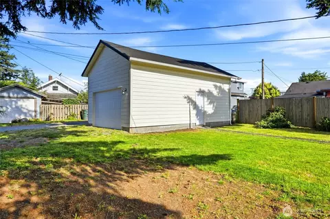 Exterior - 1608 Cedar St, Everett, WA 98201 photo 6 of 8
