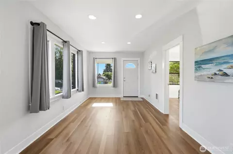 Living - 1608 Cedar St, Everett, WA 98201 photo 2 of 2