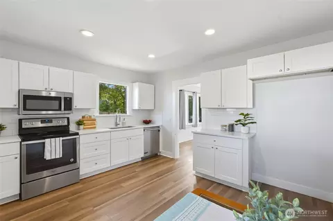 Kitchen - 1608 Cedar St, Everett, WA 98201 photo 2 of 5