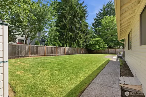 Exterior - 1419 243rd Pl SE, Bothell, WA 98021 photo 6 of 7