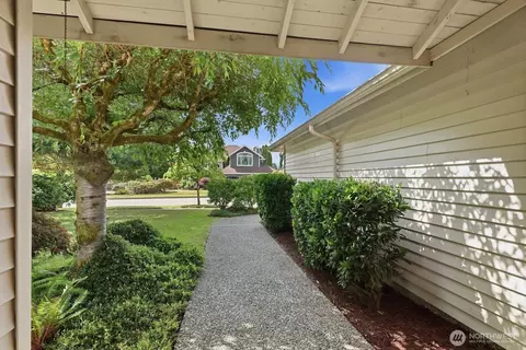 Exterior - 1419 243rd Pl SE, Bothell, WA 98021 photo 3 of 7