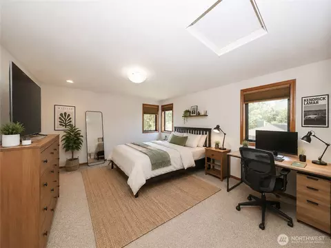Bedroom - 10820 NE 183rd Ct, Bothell, WA 98011 photo 1 of 10