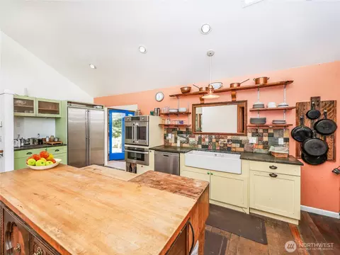 Kitchen - 10820 NE 183rd Ct, Bothell, WA 98011 photo 3 of 3