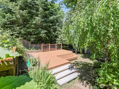 Exterior - 10820 NE 183rd Ct, Bothell, WA 98011 photo 3 of 5