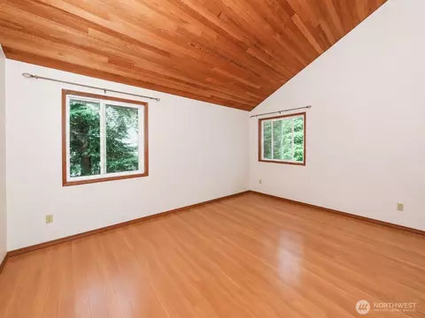 Bedroom - 10820 NE 183rd Ct, Bothell, WA 98011 photo 3 of 10
