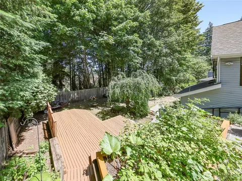 Exterior - 10820 NE 183rd Ct, Bothell, WA 98011 photo 4 of 5
