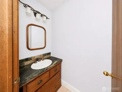 Bath - 10820 NE 183rd Ct, Bothell, WA 98011 photo 1 of 5