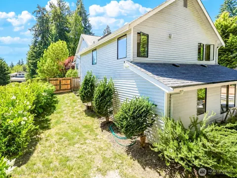 Exterior - 10820 NE 183rd Ct, Bothell, WA 98011 photo 5 of 5