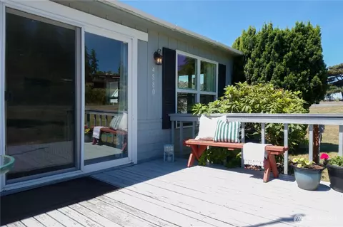 4880 Magellan Dr, Freeland, WA 98249