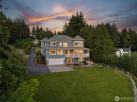768 6th Ave, Fox Island, WA 98333