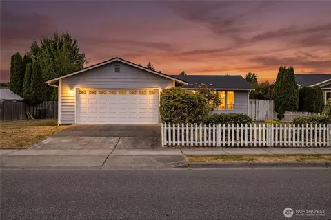 1215 E Gilkey Rd, Burlington, WA 98233