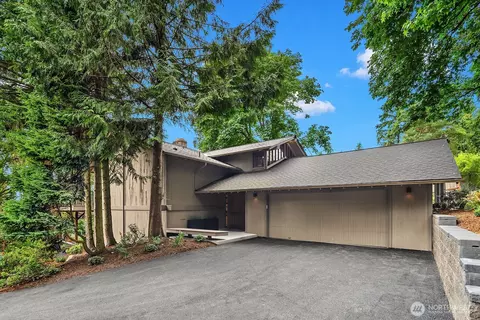 6750 W Mercer Way, Mercer Island, WA 98040